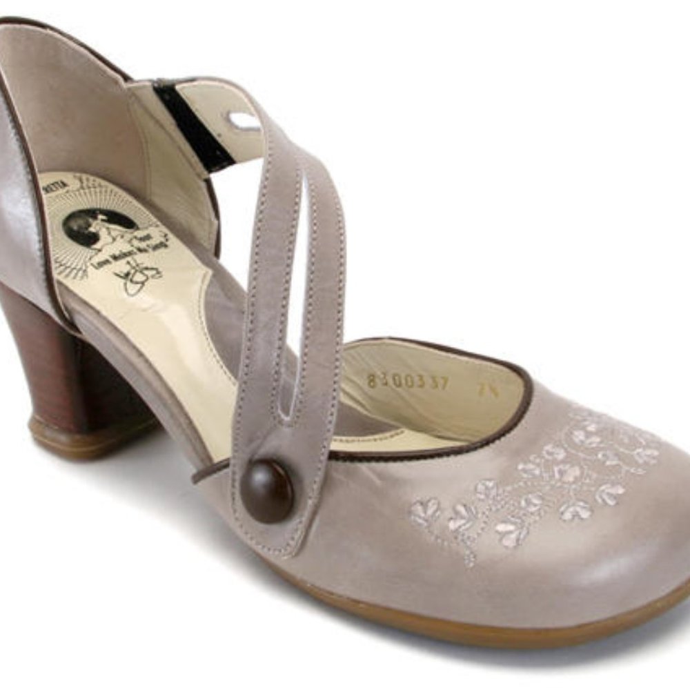 Fluevog Viardot Operetta Heel light grey embroidered GUC USW8/EU39